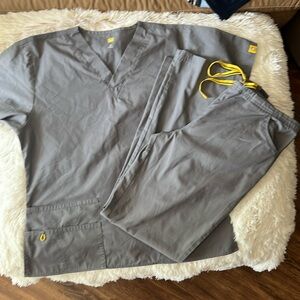 Gray scrub set size medium